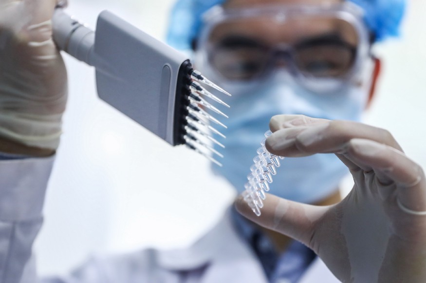 Testing samples of the COVID-19 inactivated vaccine at a vaccine production plant of Sinopharm in Beijing, China, April 11, 2020. Source: Xinhua